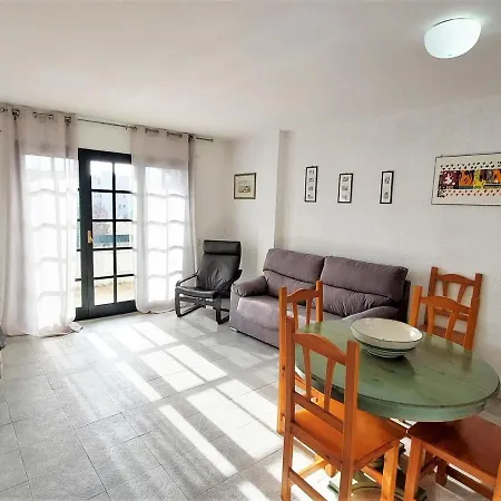 En Sant Carles Con Piscina, Cerca De La Playa Y Del Centro - Es-170-41 * Llança